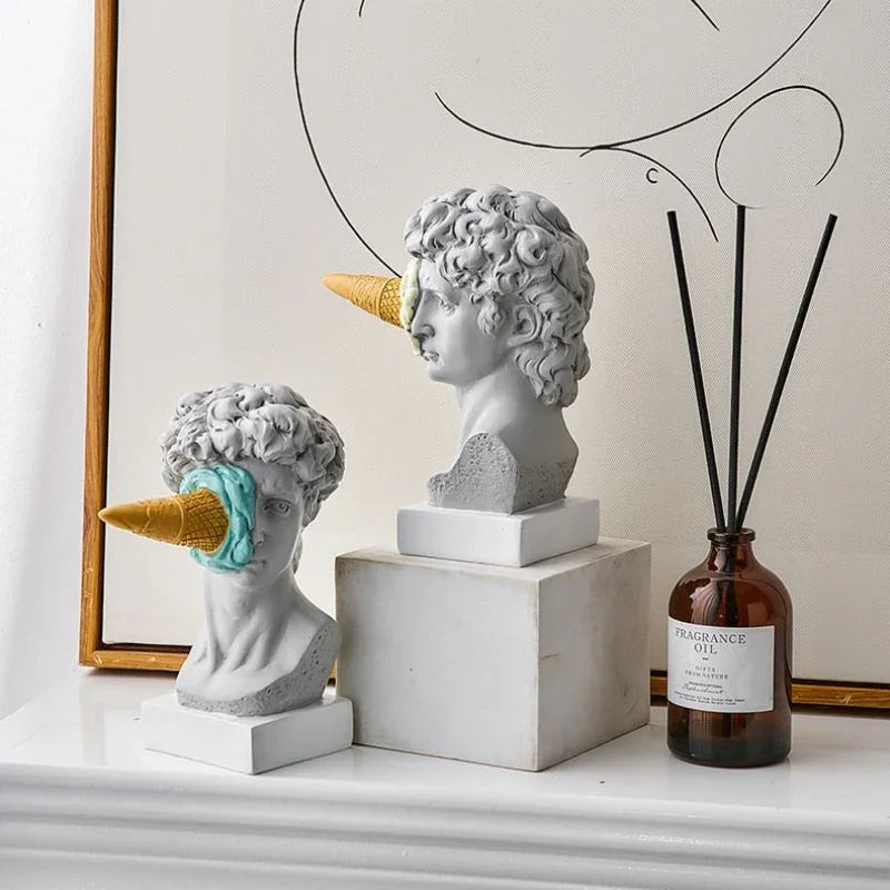 Estátua Sorvete David